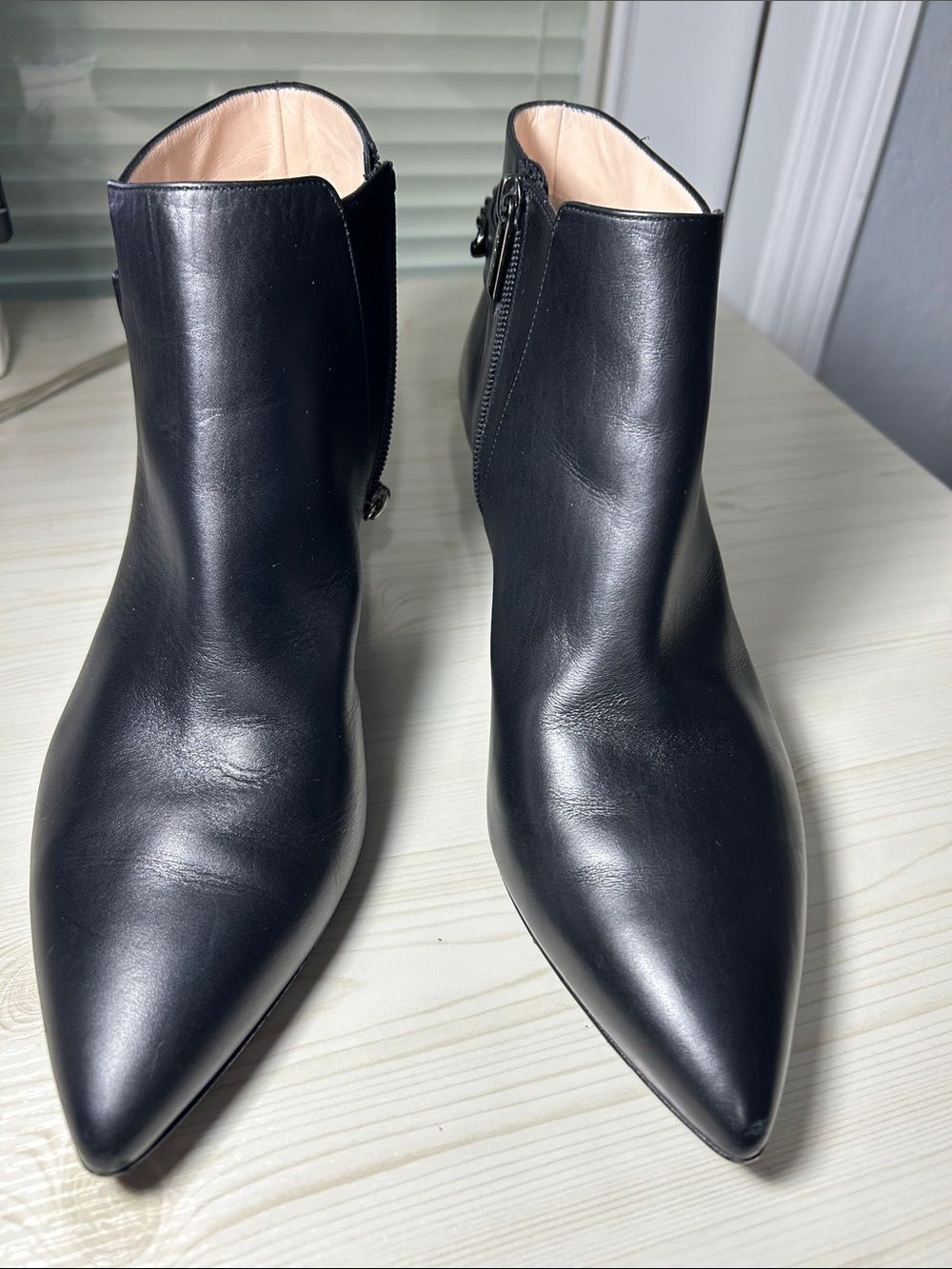Aquatalia Black Pointed-Toe Leather Ankle Booties